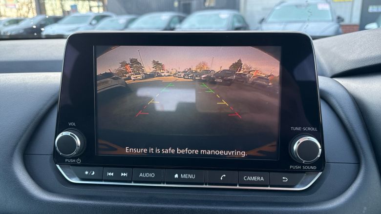 Nissan Qashqai 1.3 DiG-T MH Acenta Premium 5dr Petrol Hatchback